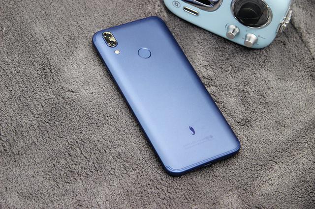 强悍的千元游戏手机:红辣椒7x上手评测