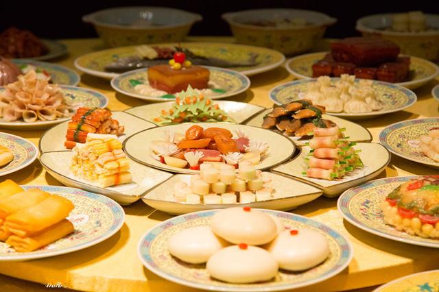 历史:看过清朝皇帝的奢华早饭,就知道清朝注定败亡!