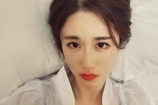 虎牙又挖福利姬,性感不输张琪格!主播轩子转会