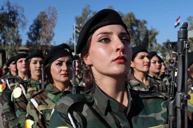 烈焰红唇的库尔德军校女学员,在中东她们是最为恐惧的存在