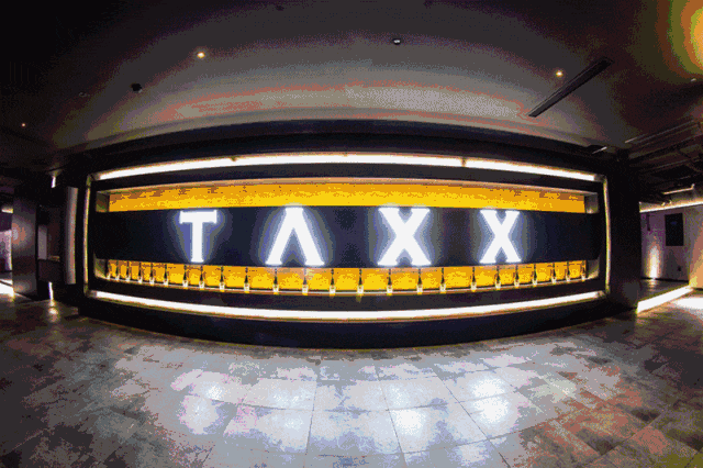 劳斯莱斯, 法拉利接驾的夜场no.