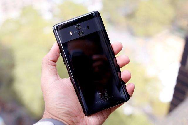 降至3699元,这款手机是否是华为的成功转型之作?