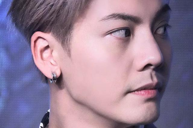 陈伟霆侧颜上热搜,真360度无死角男神了!