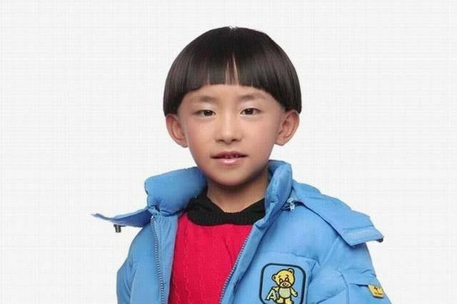 盘点你没见过的易烊千玺,被第二张萌到了,最后一张真丑到认不出