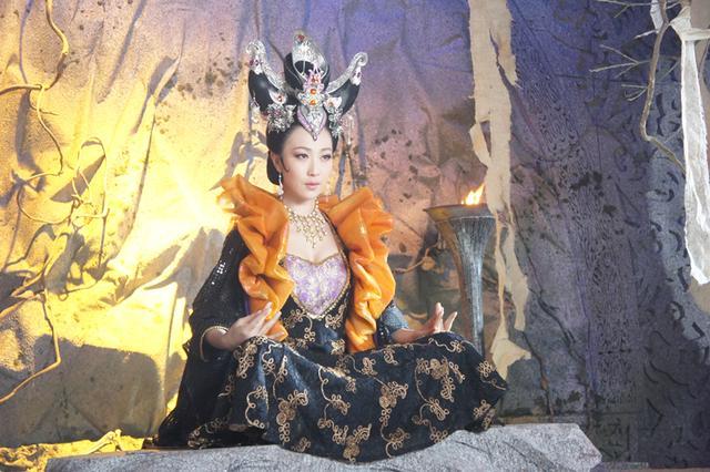 女娲补天剩余的一块石头: 除了变成孙悟空贾宝玉还变成了一个女人