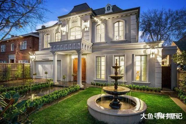 在村里建一栋法式别墅品味就是不一般