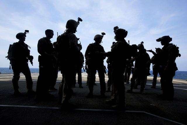 红海行动中恐怖分子为何难打其实他们是特种部队