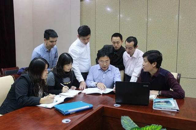 一位教师的哭诉,真后悔10年前放弃编制去民办