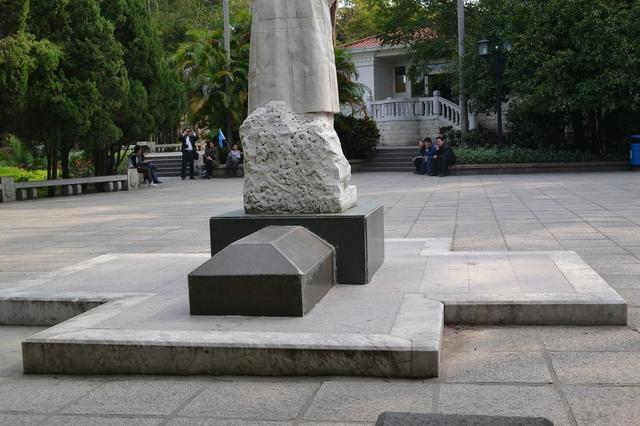 接生五万人,她却没结婚,墓碑遗嘱感人|鼓浪屿|林巧稚|接生_新浪新闻