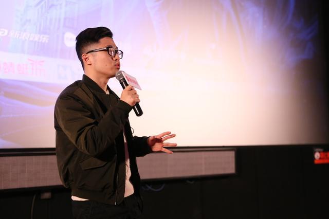 导演薛凌分享了影片的创作经历,他说:"当我们拍摄一场男女主接吻的戏