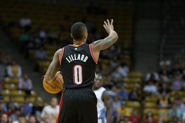 利拉德咋这么厉害了?美国媒体通过数据发现原来和他的发型有联系