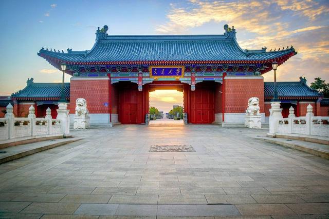 这个大学非985和211,仅次于清华北大,2人入选院士!