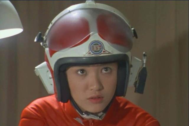 藤原树里藤原树里是杰斯提斯奥特曼的人间体,杰斯提斯奥特曼和赛文