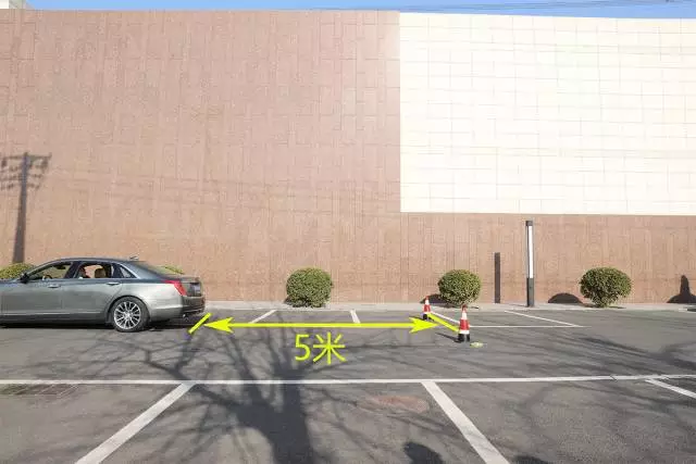 NB！这车的后视镜可秒杀马路上99.99%的车！