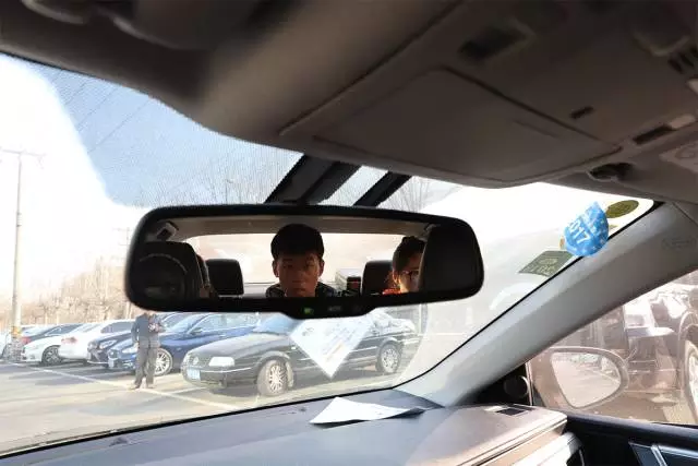 NB！这车的后视镜可秒杀马路上99.99%的车！