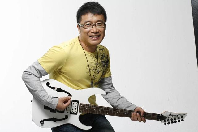 与刀郎齐名,建筑工人出身的他一首歌狂赚几亿,今惨遭公司封杀?