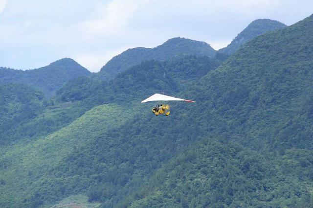 中国特种部队使用三角翼民用化,让你也可以找到翱翔蓝天的感觉