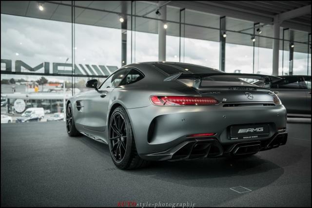 梅赛德斯奔驰amg gtr,战斗灰的震撼力非同凡响