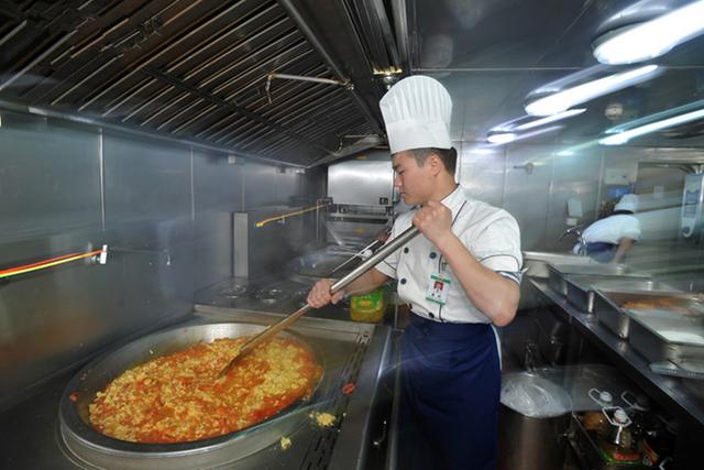 辽宁号航母上的伙食有多好?潜艇兵看了都羡慕不已