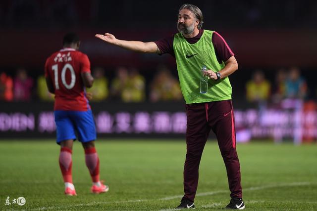 国足球必须感谢他!这位外籍教练的一番话让球