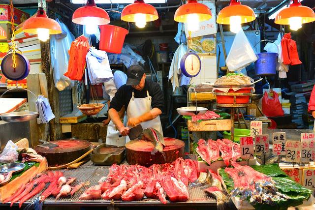 一起去看看他们的菜市场就知道了