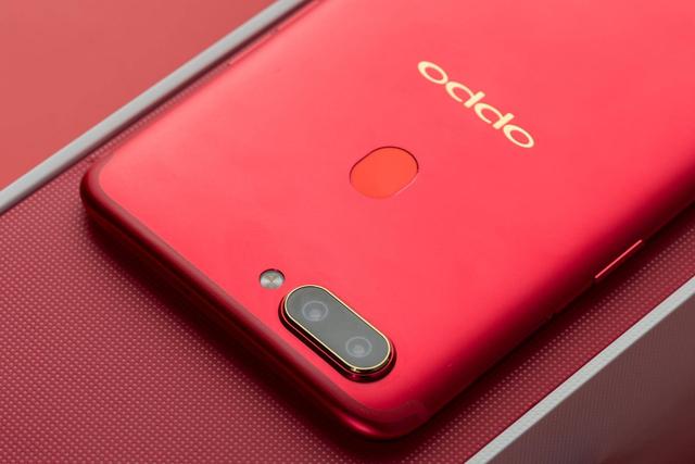 元旦期间这款oppo手机成为热门之选,究竟有何过人之处?