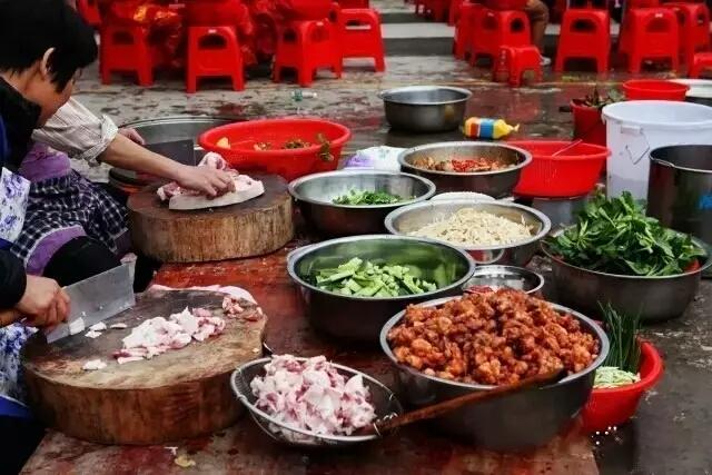 现在就一起来回味下 那些年在阳春农村办酒的大场面