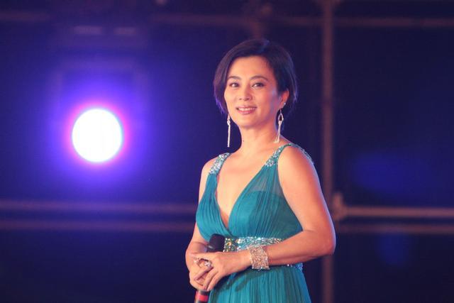 不止靠西游记走红嫁老外离婚收场混血子女颜好有身材