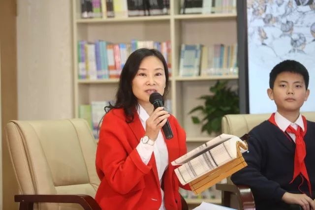 盐田区外国语小学校长王蓉你会将怎样的老师收录进《名师录》中?