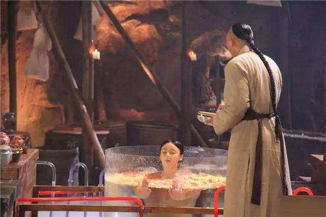 电视剧穿帮镜头,这么明显难道导演没意识到