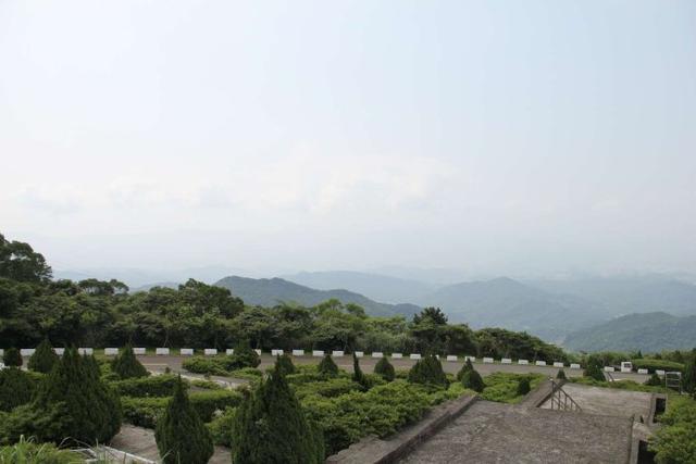 实拍薛岳墓地:青枝围绕,一尘不染!长沙会歼灭10万日军