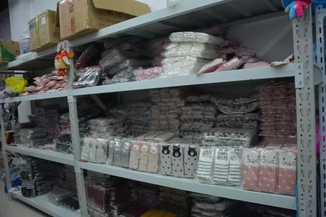 快到我的购物袋里来!12月8日,白鹤袜子狂欢节惊喜来