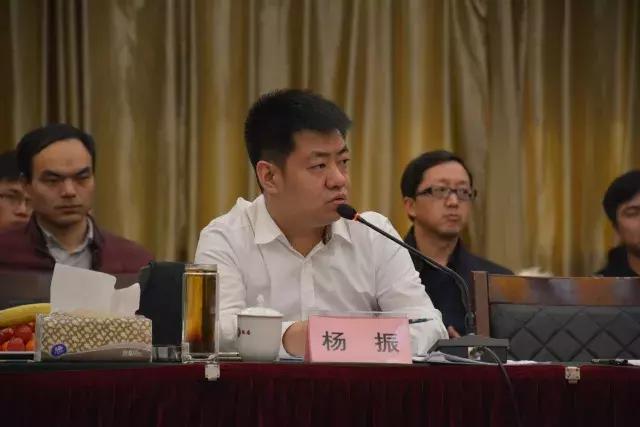 西安宏府集团开了一次大会,贾旭芝杨振分别对员工提出深切期望