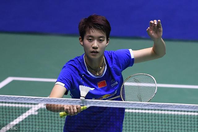 杜玥也是兼项女双和混双,并且在此次比赛中双双进入半决赛.