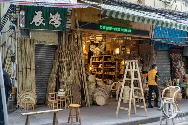 这条不起眼的街道,藏着精美竹器,还有不少地道美味!