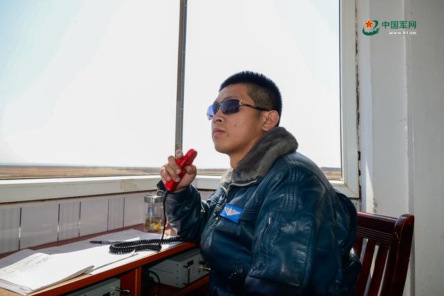 对,就是海军新飞行员干的