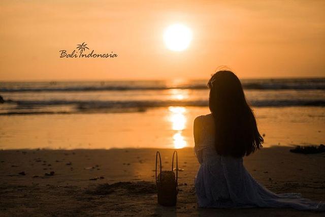 我在春日里等风也等你