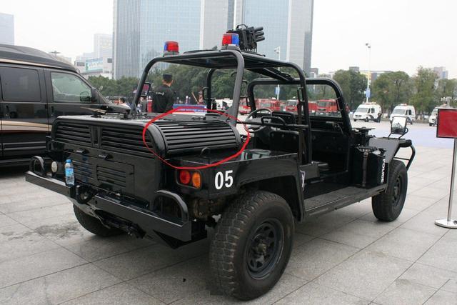中国lyt2021轮式伞兵突击车
