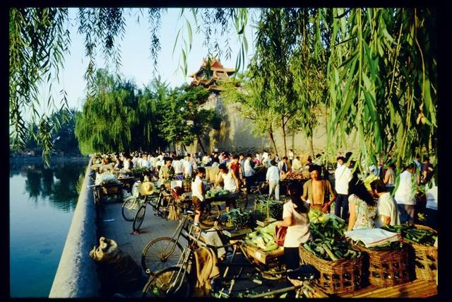 20世纪70年代的彩色老照片,只有80后和70后才能看的懂!