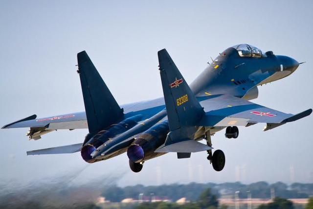 红色铁翼! 荣耀的苏27侧卫家族! 个人心目中最美战机!