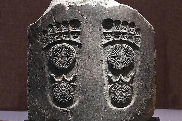 快看看自己有没有福报相佛陀三十二相之足相