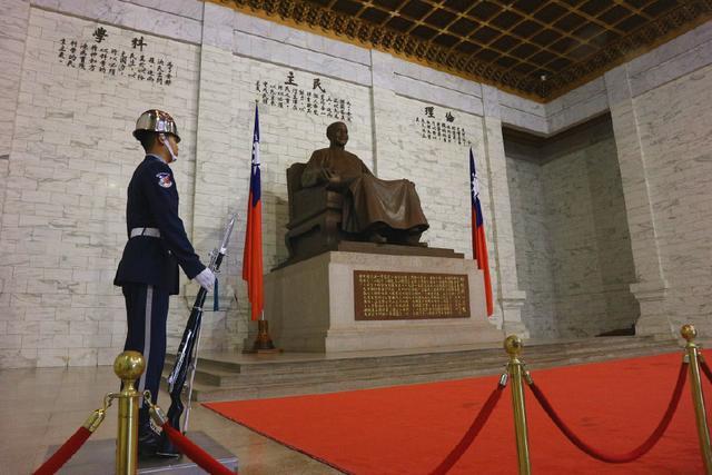 台北中正纪念堂自由广场, 中国宫殿建筑的文艺范儿|中正纪念堂|自由广场|文艺范儿_新浪新闻