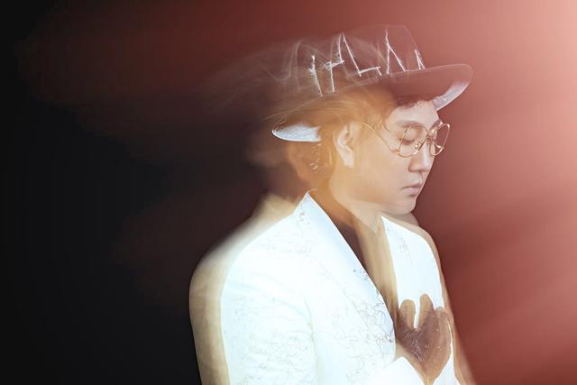 用心去歌唱,华语乐坛的天才歌手光泽受众多媒体热捧!