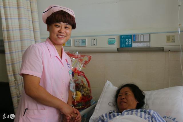 对于医院来说,50岁的产妇已经不是高龄产妇了,而是超高