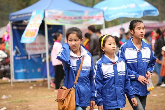 探访越南风流街你来看看认识几个越南的少数民族