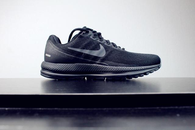 nikeairzoomvomero13登月v13