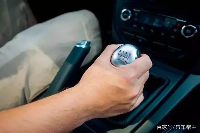 开手动挡车换挡时机?两分钟教你如何换挡技巧