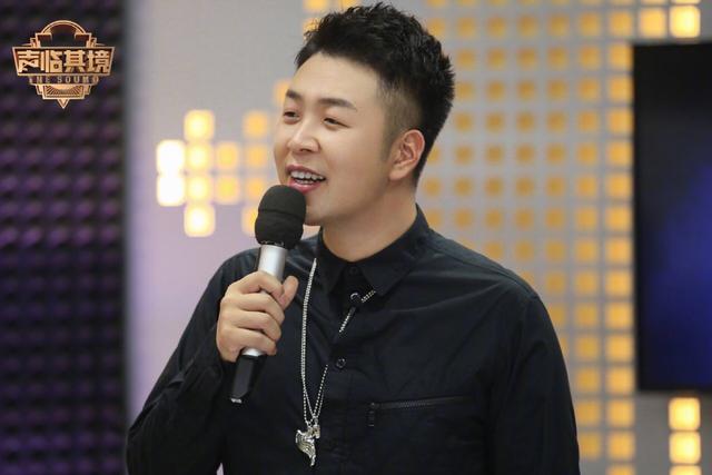 谁说胖子就不是男神了,瞅瞅杜海涛的穿搭,拿下女神没问题