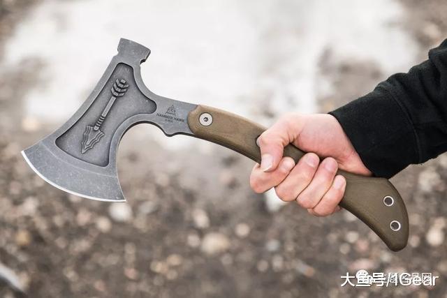 长腿大妞vs暴力美学斧-屌丝才选tops锤鹰战斧