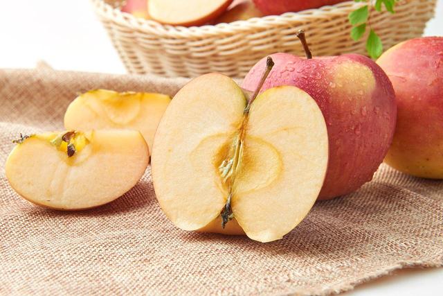 吃苹果有什么好处来看看它的功效和作用吧